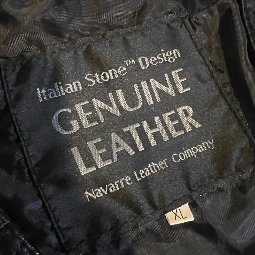 Genuine Leather Men's Black Vest - Picture 2 of 3